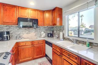 Golf Course On-Site Peaceful Condo in Palm Desert - Palm Desert - 2