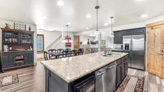 Luxury Townhome, Private Balcony and Hot Tub, Great Location, 4 BR - Park City - 7