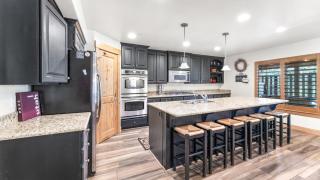 Luxury Townhome, Private Balcony and Hot Tub, Great Location, 4 BR - Park City - 5
