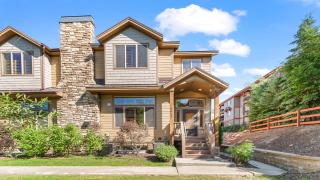 Luxury Townhome, Private Balcony and Hot Tub, Great Location, 4 BR - 2