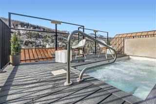 Walk to Main Street - Walk to Town Ski Lift Access, Hot Tub, Perfect Location! - Park City - 6