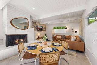 Luxurious Tennis Club Bungalow 1 with Mountain Views and Walks to Downtown Palm Springs! - Palm Springs - 1