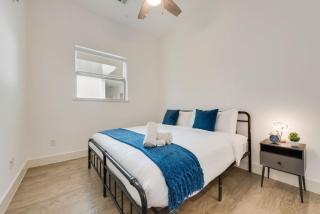 Sleek loft style 2BR I Gym I Parking I Workspace - Dallas - 2