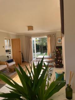 Palms - spacious, 3 bedroom, pet friendly, family holiday home - Manorbier - 6