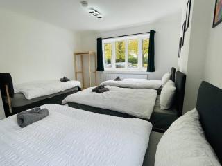 6 Single Beds - Wi-Fi - Business - 8