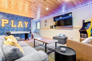 35 Hideaway - Mtn Views, Hot Tub, Game Room, Dogs Ok, 12 Mins to Sunday River - Bethel - 5