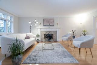 Charming 5-Bedroom Forest Hill Home - Toronto - 0
