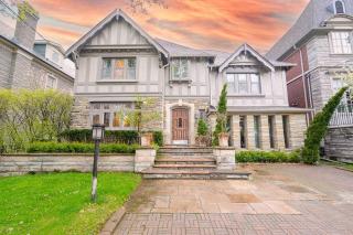 Charming 5-Bedroom Forest Hill Home - Toronto - 9