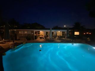 Wilton Manors A Mens Oasis - Fort Lauderdale - 2