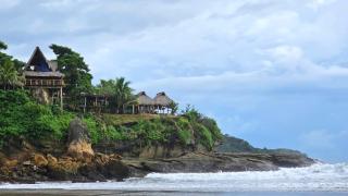 Monkey House Hostel - Tola - 9