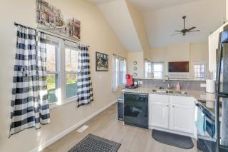 Wichita Townhome with Patio 9 Mi to Downtown! - Wichita - 2