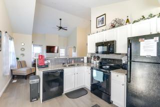 Wichita Townhome with Patio 9 Mi to Downtown! - Wichita - 3