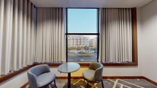 How inn Hotel - 1