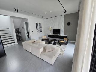 Private Accommodation Nino No 1 - Albion - 4