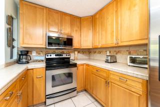 Your Maui Getaway-Walk to the Beach, Pool, Hot Tub LSV14 - Kihei - 3