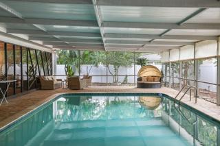 Golden Retreat: Expansive 6BR Home w Heated POOL ~ - Seminole - 0