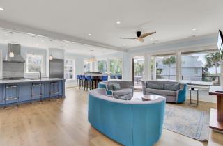 7 Beachwood East by AvantStay Steps to the Beach Ocean Views Hot Tub 7BDR - Isle of Palms - 3