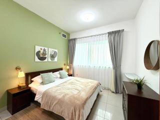 Stunning views 1 BR Flat, Near Beach & Tram with FREE Parking in Dubai Marina - Dubai - 5