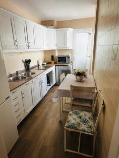 Apartamento en última planta 4 recien reformado en Playa La Colonia con Ascensor - 4