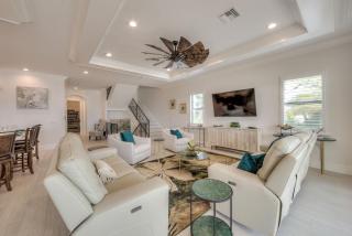 Big Kahuna Oasis: 10BR, Pools & Beach Access - Fort Myers Beach - 2