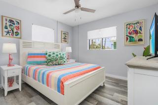Spacious 4BR Duplex: Pool, Beach Access & BBQ Area - Fort Myers Beach - 7
