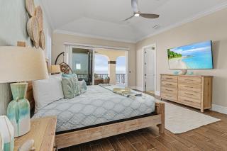 Gulf-Front 10BR Estate: Private Pools, Spas, Views - Fort Myers Beach - 6