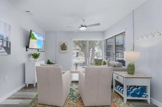 Dune Our Thing Manor: 8BR Retreat w/ Pool & Beach - Fort Myers Beach - 1