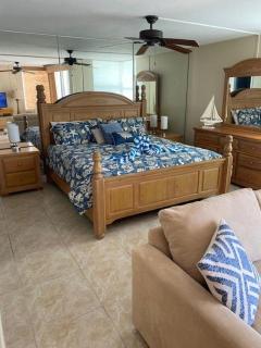 Panoramic Gulf Views: Beachfront Condo, Pool - Fort Myers Beach - 5