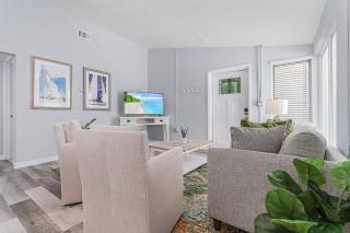 Stylish Villa w/ Pool, Beach Access & Pet-Friendly - Fort Myers Beach - 8