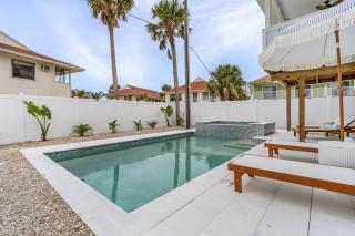 Madison Court: Pool, Spa & Walk to the Beach! - Fort Myers Beach - 0