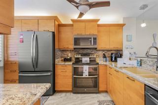 Bayfront Condo w/ Stunning Views & Steps to Beach - Fort Myers Beach - 7