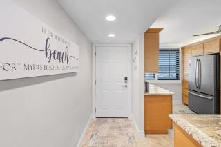 Bayfront Condo w/ Stunning Views & Steps to Beach - Fort Myers Beach - 5