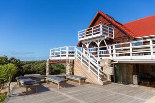Seafront Beach House with Pool & Beach Access - Jeffreys Bay - 8