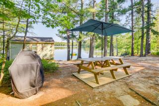 Pet-Friendly Waterfront Cottage On-Site Bunkhouse - East Wakefield - 9
