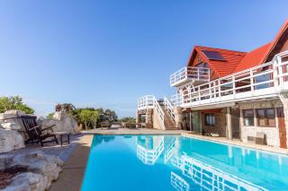 Seafront Beach House with Pool & Beach Access - Jeffreys Bay - 9