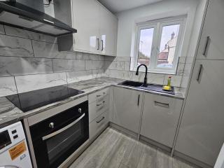 Jasmin's House, 2 bedroom, Private Parking - 2