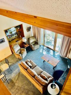 Top Floor Luxury, Sauna, Private Pool, Lake Bellaire Beach, 5 beds, 4 full bath - 9