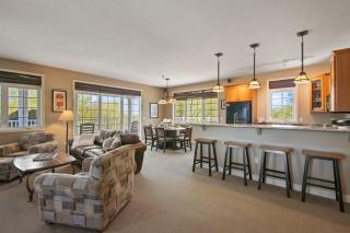 Unique, Personalized open living condo, Golf, SKi, near Shanty Creek, WIFI - Bellaire - 0