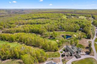Unique, Personalized open living condo, Golf, SKi, near Shanty Creek, WIFI - Bellaire - 1