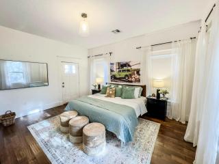 New White On Columbus Family Gathering Place - Waco - 9