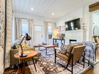 New White On Columbus Family Gathering Place - Waco - 2