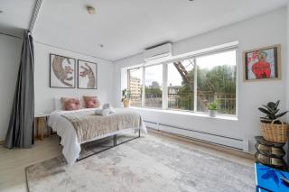 Chinatown Essential 2 Bedroom 900 square feet - 2