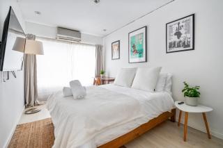 Chinatown Essential 2 Bedroom 900 square feet - 5