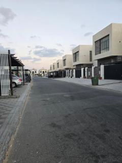 Elegant Room in Luxury Villa - Ajman - 9