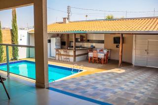Casa c/4 quartos e Piscina - Excelente localização - Caldas Novas - 3