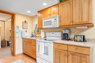 Sunset Shores - Chalet Cabin #3 by Simple Life Rentals - Baileys Harbor - 8