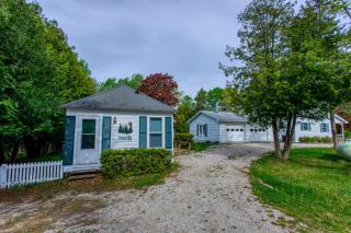 Tuckaway Cottage by Simple Life Rentals - Ephraim - 1