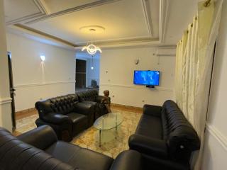 Complexe M Appartement meuble 3 chambres , 2 salles de bains une cuisine - 3