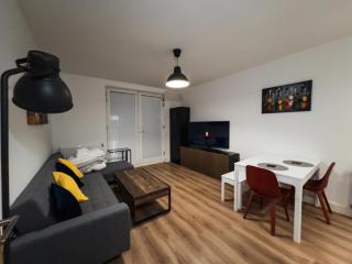Imperial Stays- Parking, 4K TVs, Central, WIFI and more! - Bath - 0