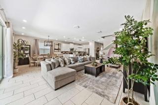 Astonishing 7 Bdrm Villa w Home Theater at Encore - Orlando - 5
